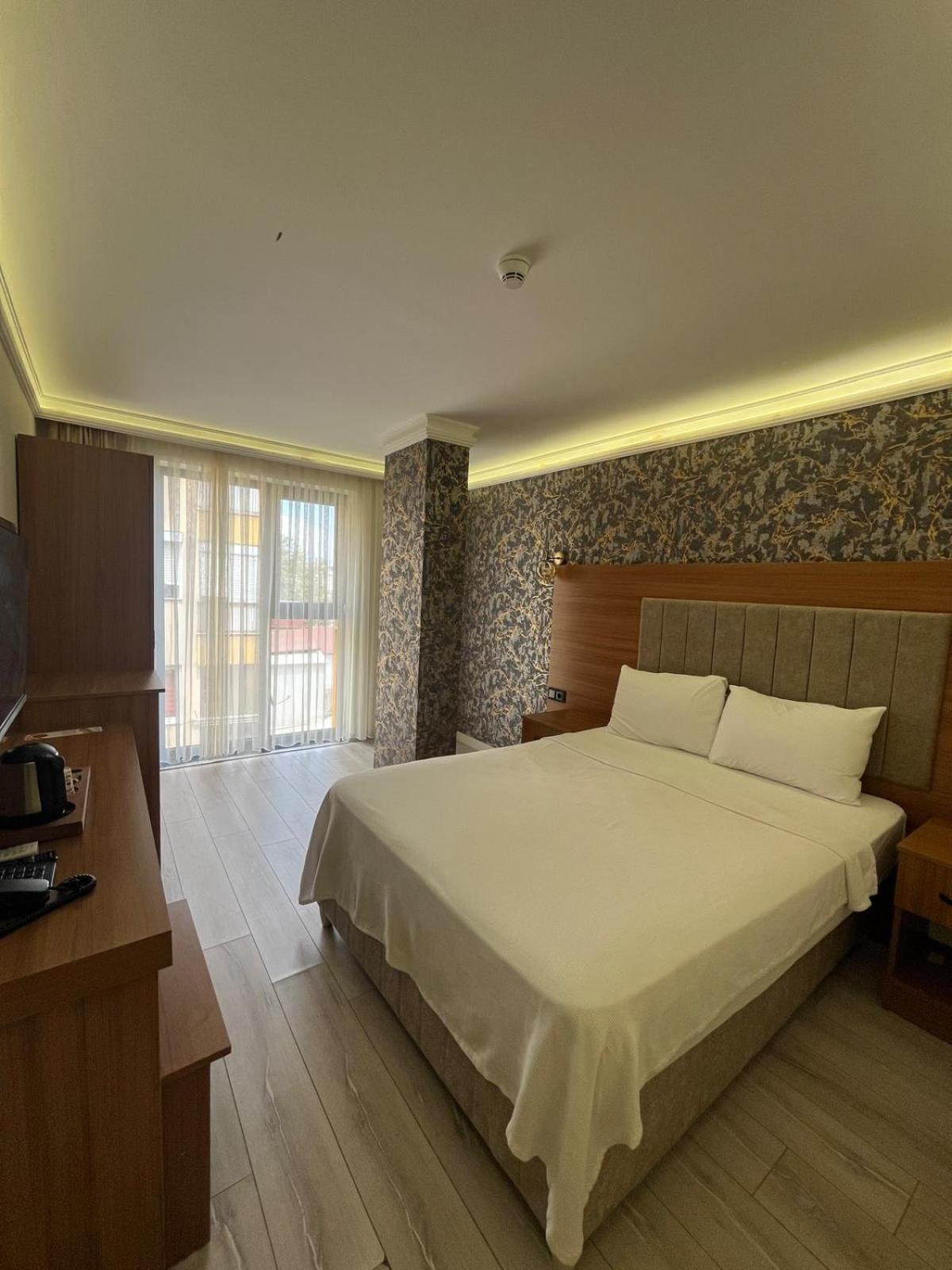 Golden Lux Hotel Antalya Buitenkant foto