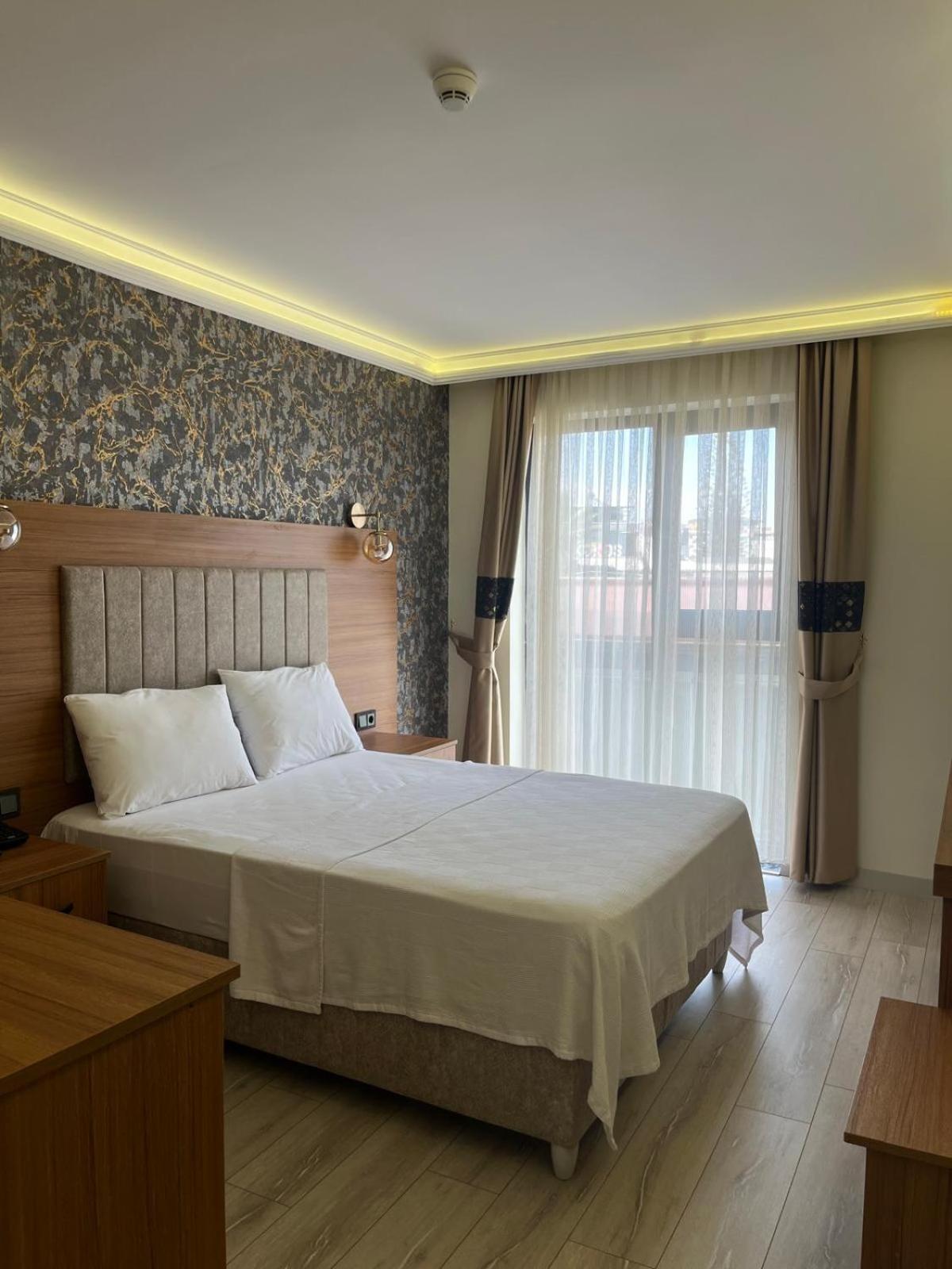 Golden Lux Hotel Antalya Buitenkant foto