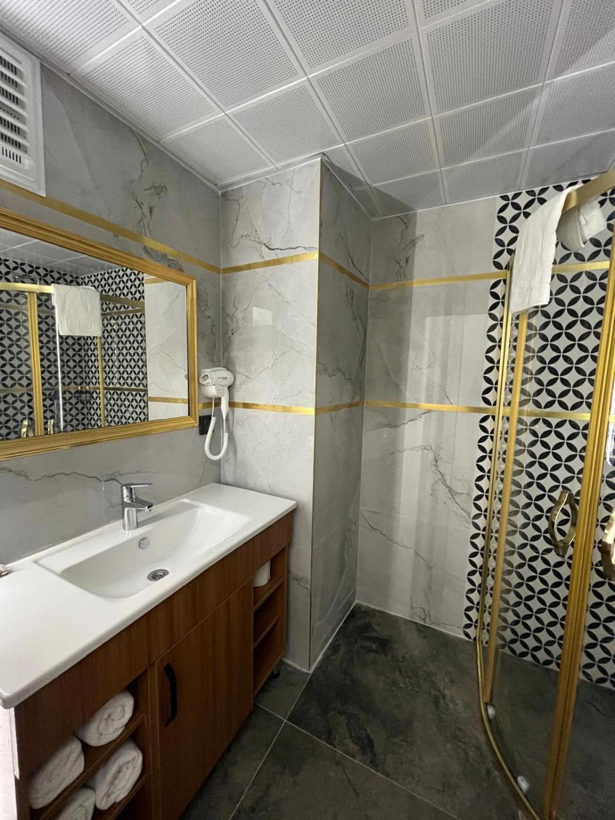 Golden Lux Hotel Antalya Buitenkant foto